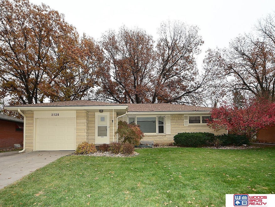 2728 S 44th St, Lincoln, NE 68506 - photo 1