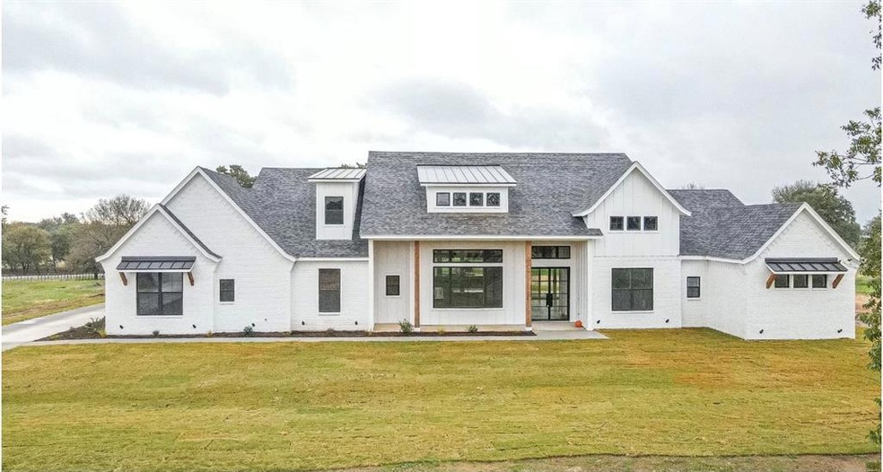 200 Cappuccino Ct, Weatherford, TX 76087 - photo 1