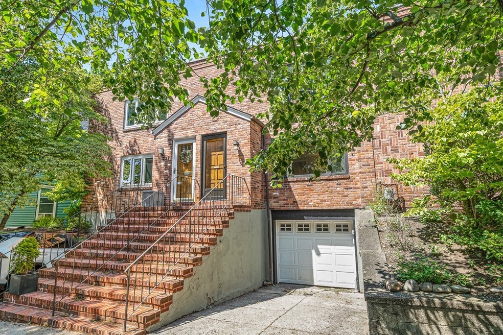 15 Kent Square, Brookline, MA 02446 - photo 1