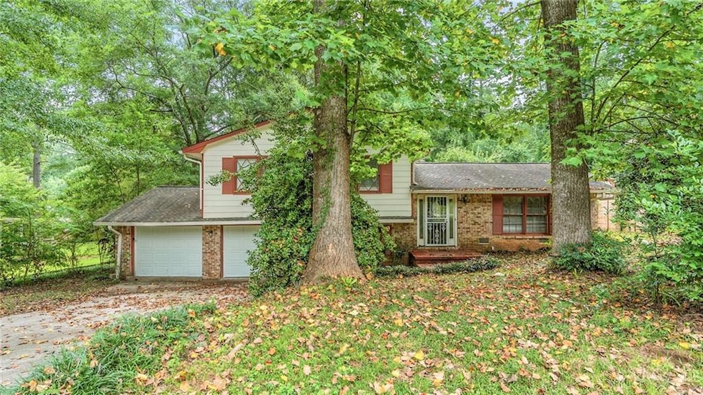 3960 Wedgefield Cir, Decatur, GA 30035 - photo 1