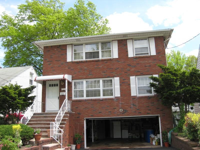 524 E Elm St, Linden, NJ 07036 - photo 1