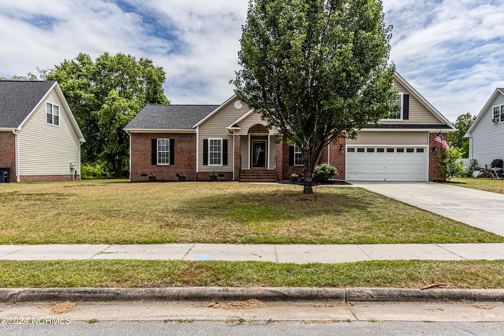 210 Lansing Ct, Jacksonville, NC 28540 - photo 1