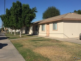 FRONT OF UNITS
