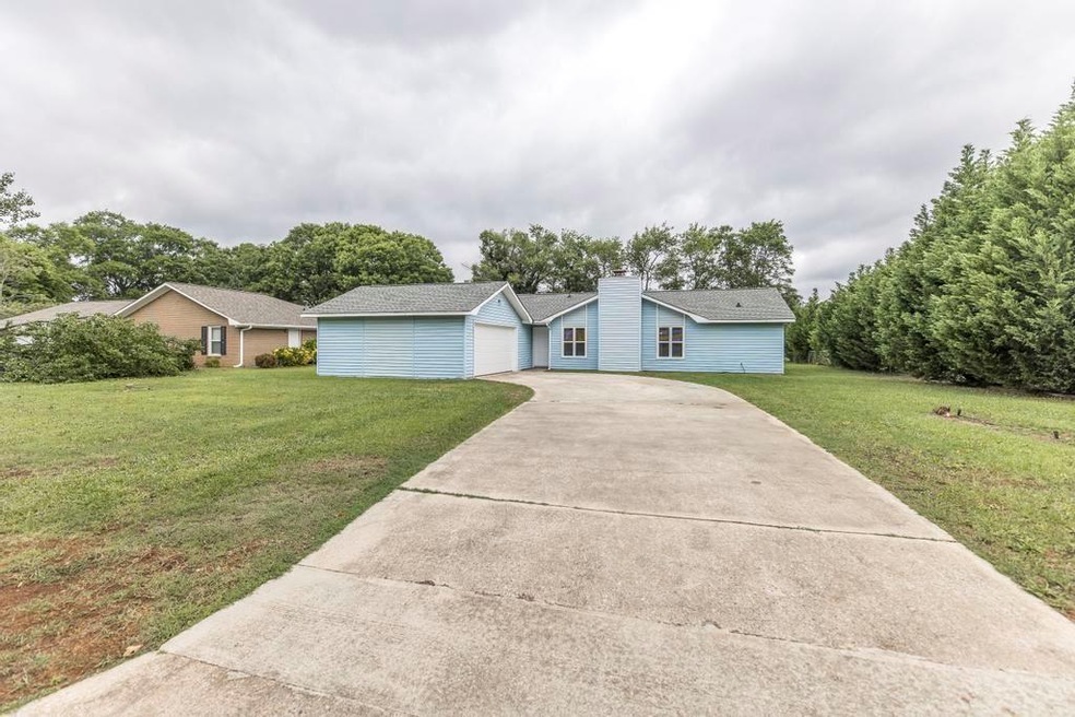 403 Sentry Oaks Dr, Warner Robins, GA 31093 - photo 1