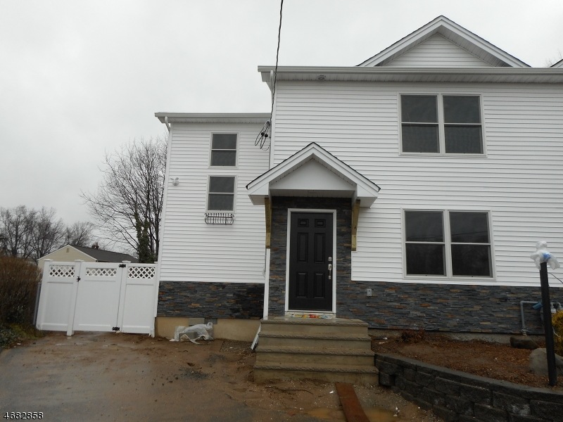 9 Halstead Place unit 11, Elmwood Park, NJ 07407 - photo 1