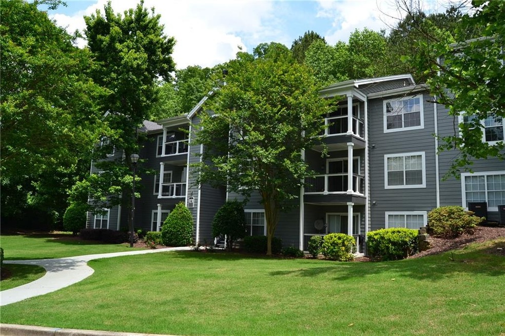Victoria Heights in Sandy Springs! Great Location!