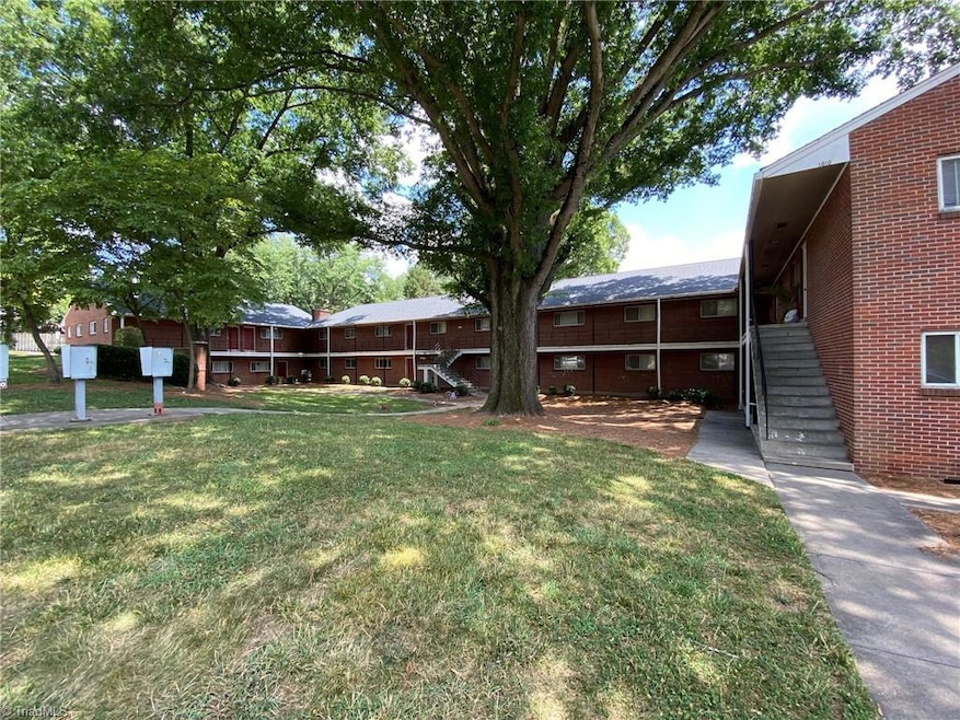 1608 W Northwest Blvd unit D, Winston Salem, NC 27104 - photo 1