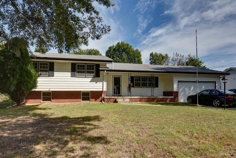 2050 S Linden-34