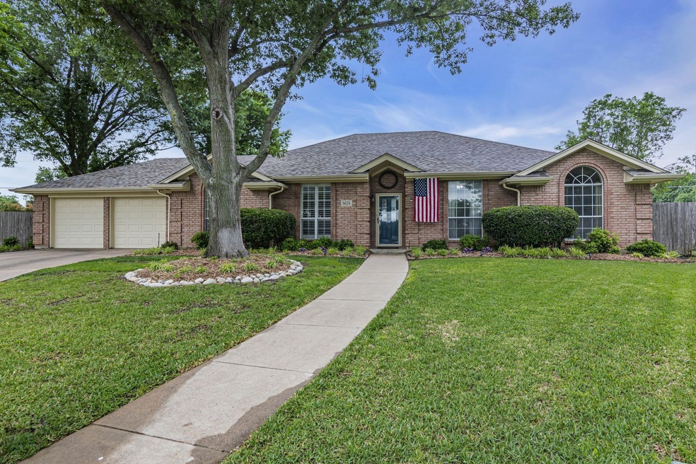 8624 Kirk Ct, North Richland Hills, TX 76182 - photo 1