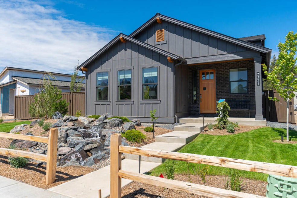 2321 NW Skyline Ranch Rd, Bend, OR 97701 - photo 1