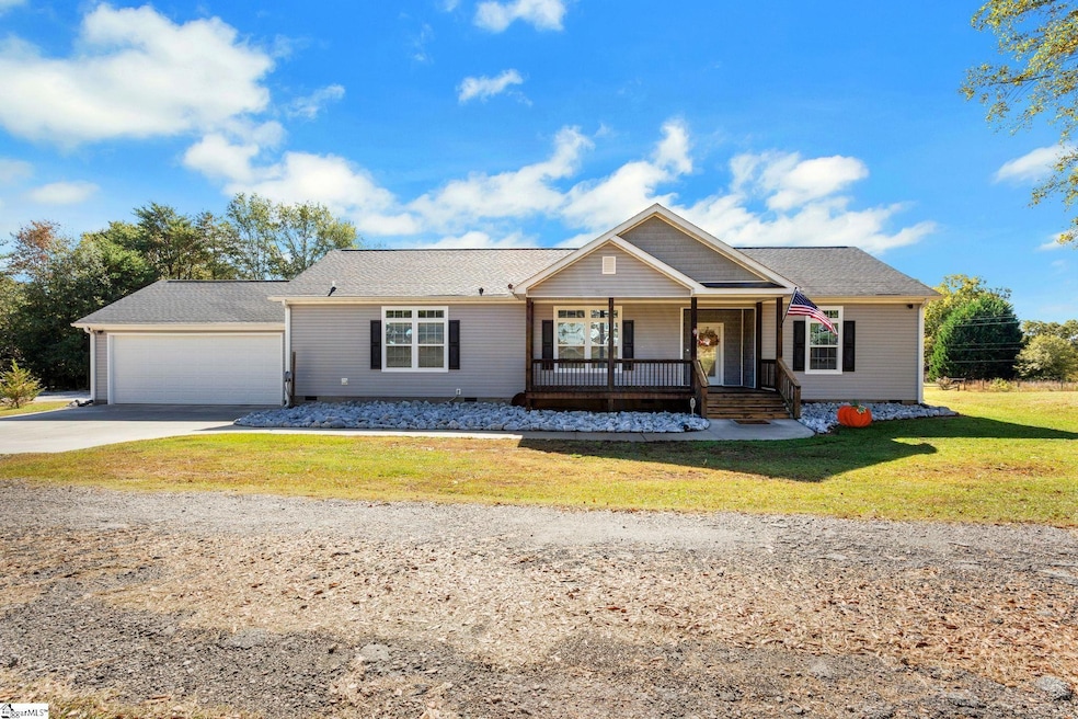 10 Ed Few Rd, Taylors, SC 29687 - photo 1