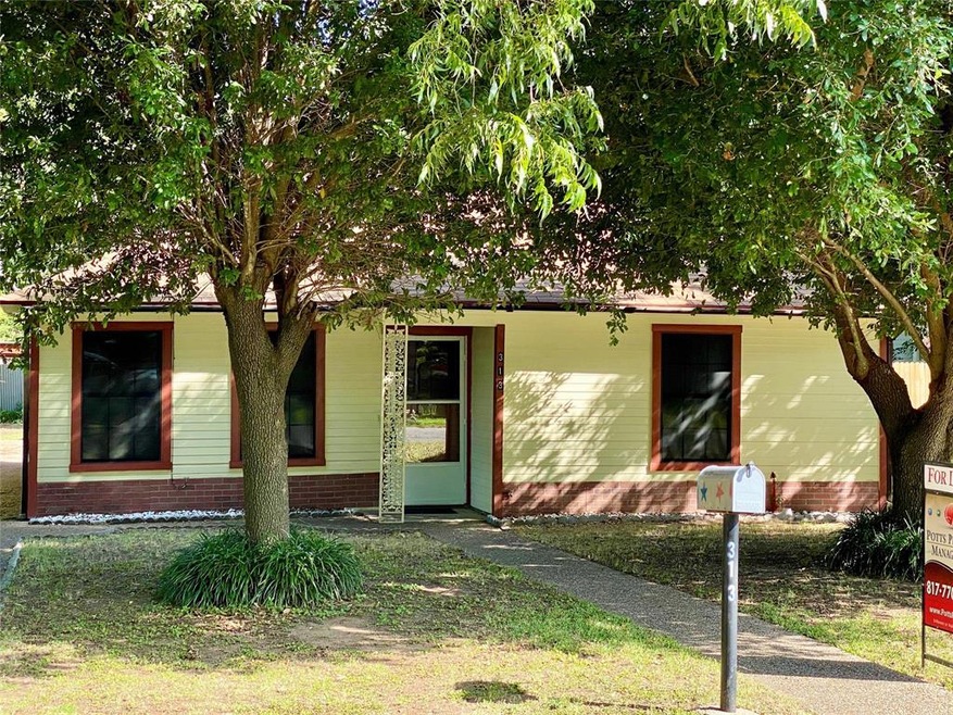 313 Marengo St, Cleburne, TX 76033 - photo 1