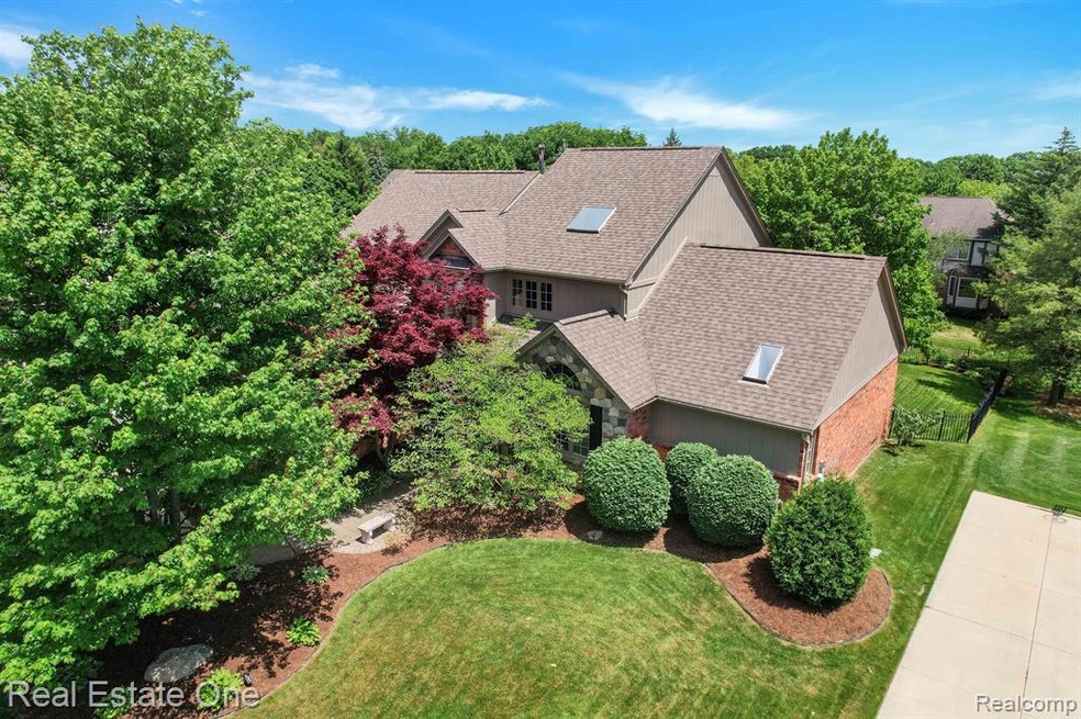 1860 Carpenter Dr, Troy, MI 48098 - photo 1