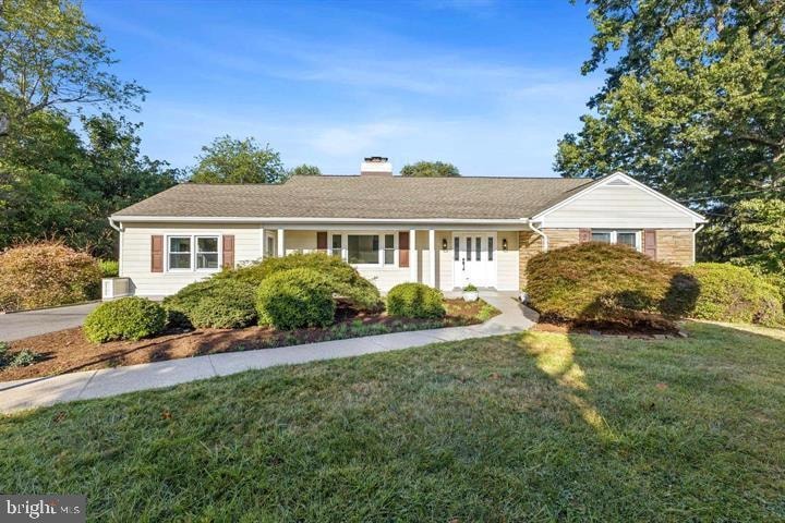 22810 Ridge Rd, Germantown, MD 20876 - photo 1