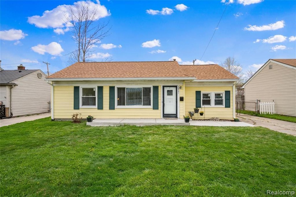 26721 Belanger St, Roseville, MI 48066 - photo 1