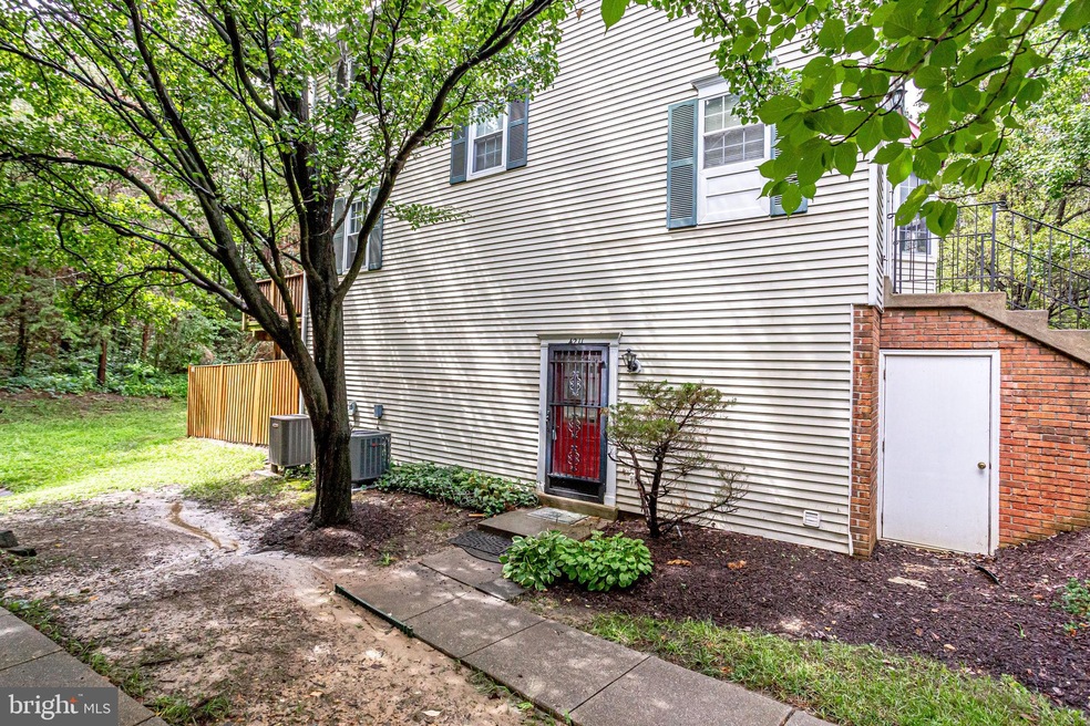 4211 Stockbridge Dr, Dumfries, VA 22025 - photo 1