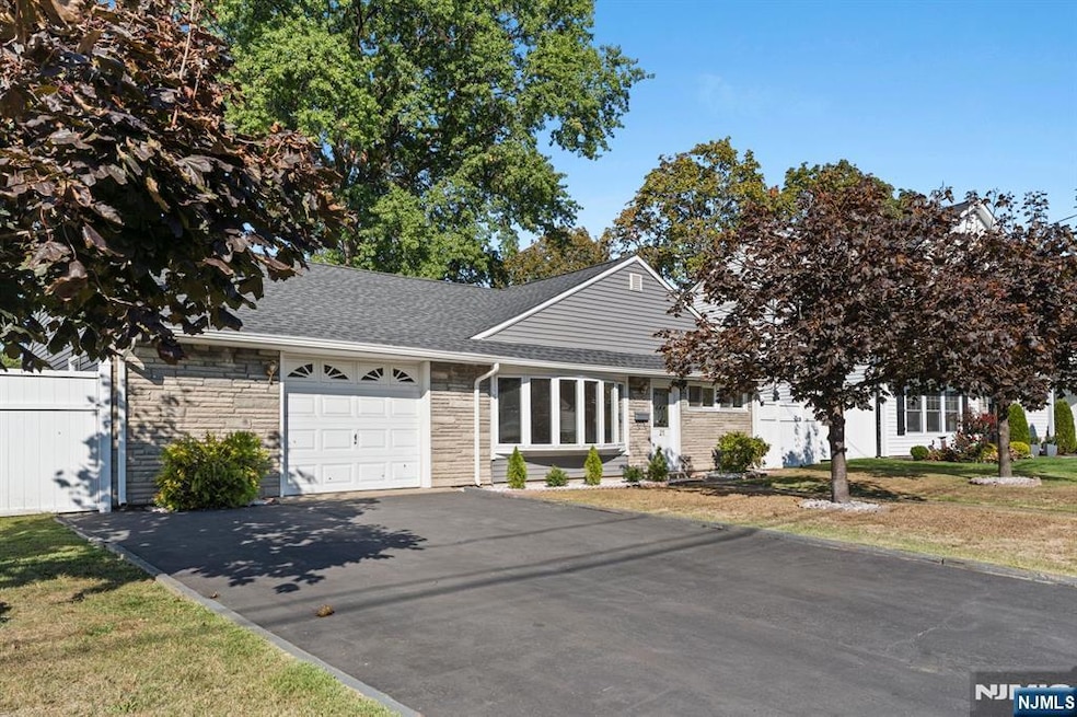 21 Hahn Ave, Rochelle Park, NJ 07662 - photo 1