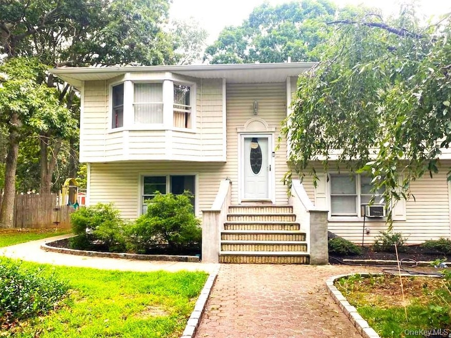 For Sale $679,999 • Co-Listing Agent