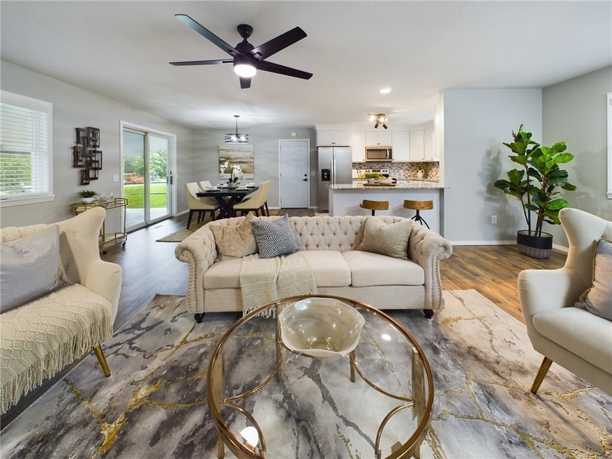 2 Sawston Ln, Bella Vista, AR 72714 - photo 1