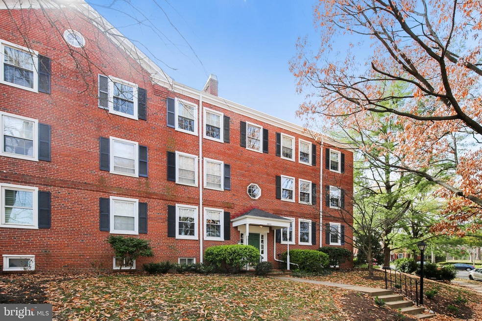 2932 S Columbus St unit C2, Arlington, VA 22206 - photo 1