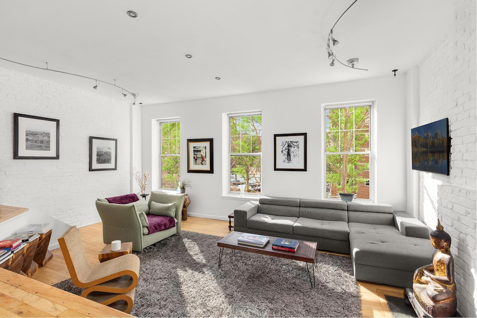 Sold $1,080,000 • Co-Listing Agent