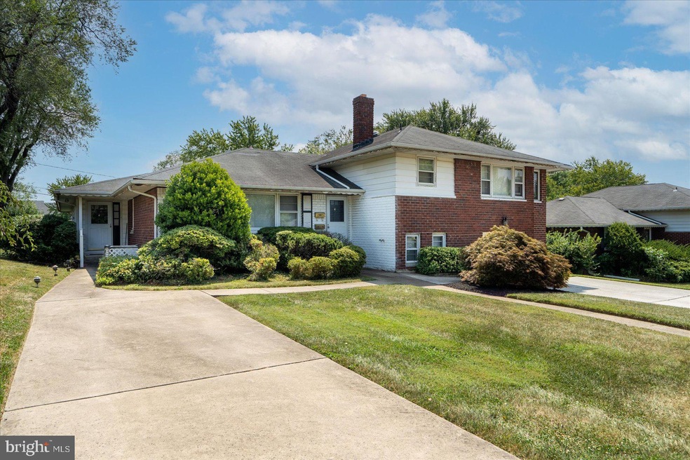 6609 Deancroft Rd, Baltimore, MD 21209 - photo 1