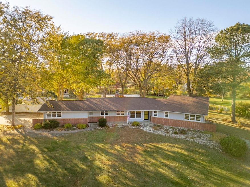 3123 Neola St, Cedar Falls, IA 50613 - photo 1