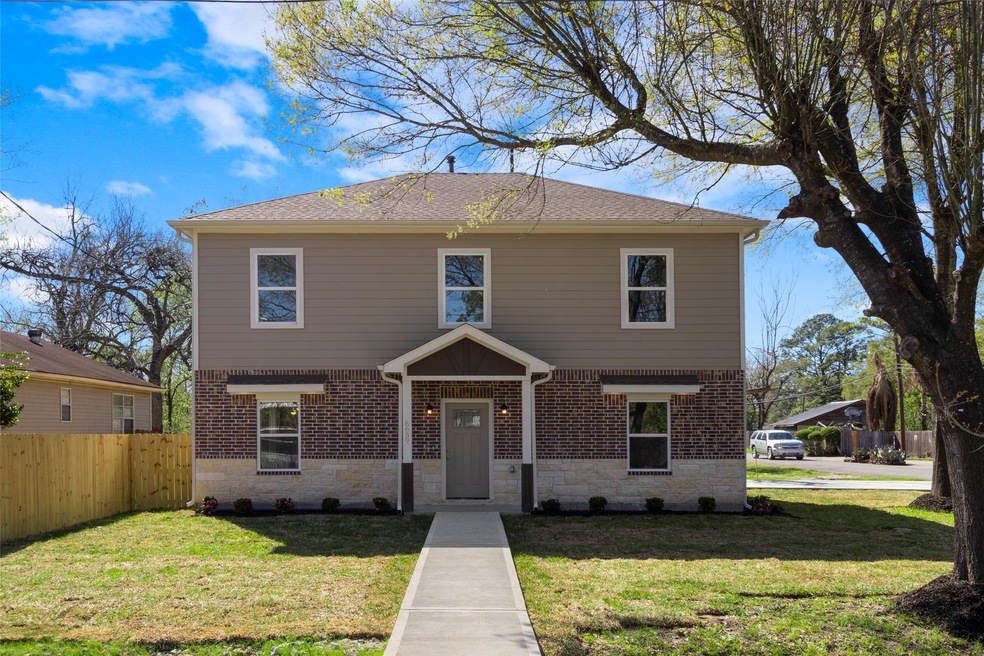 6639 Hoffman St, Houston, TX 77028 - photo 1