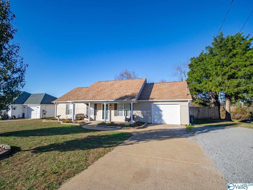 28235 Nuke Whitt Ln, Ardmore, AL 35739 - photo 1