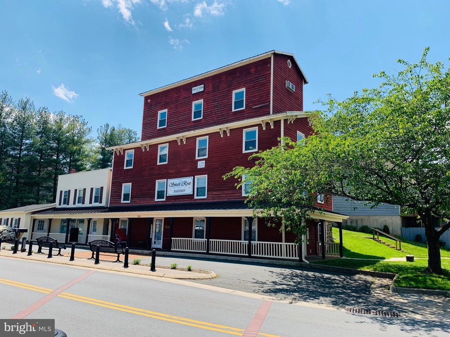 201 N 23rd St unit C, Purcellville, VA 20132 - photo 1