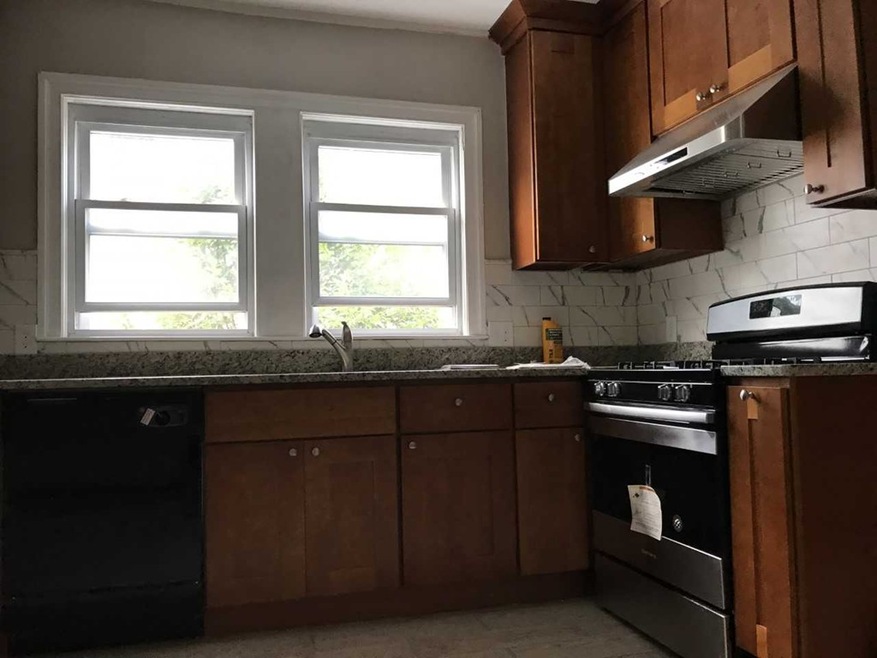 33 Hamlet St unit 1, Somerville, MA 02143 - photo 1