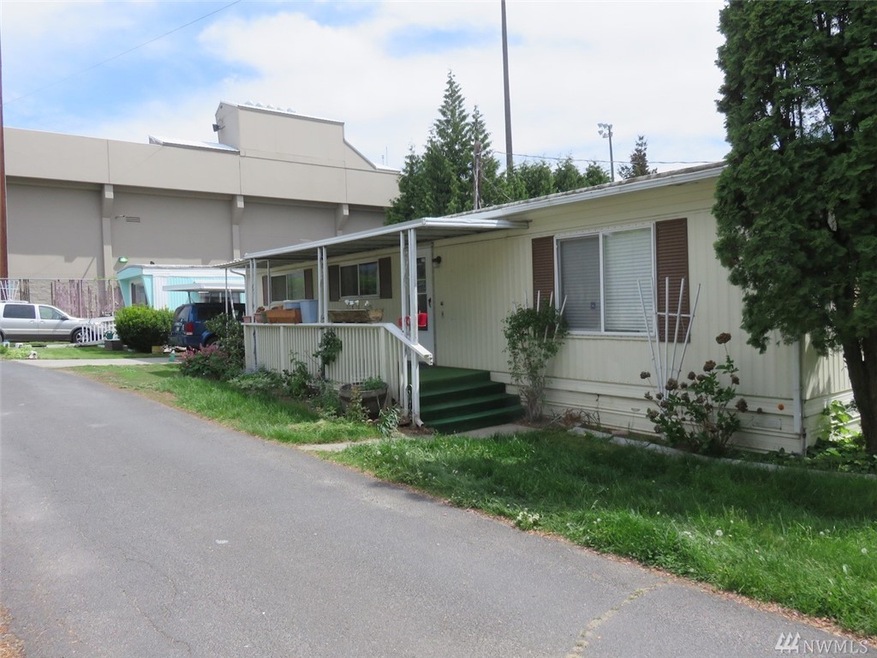 325 N Georgia Ave unit 325, East Wenatchee, WA 98802 - photo 1