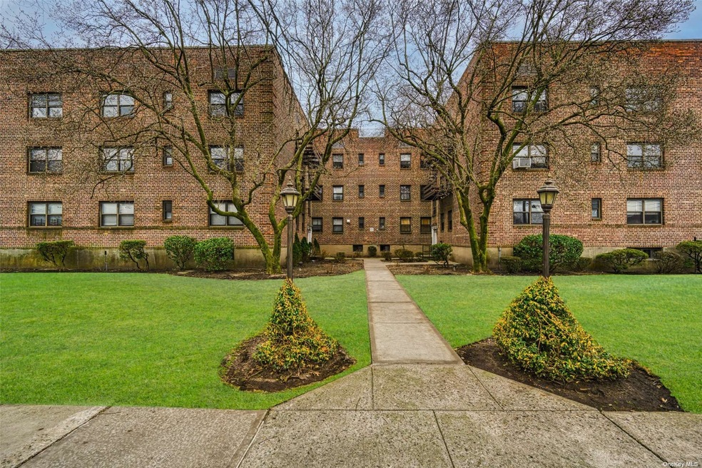 218-10 43rd Ave unit 1B, Bayside, NY 11361 - photo 1