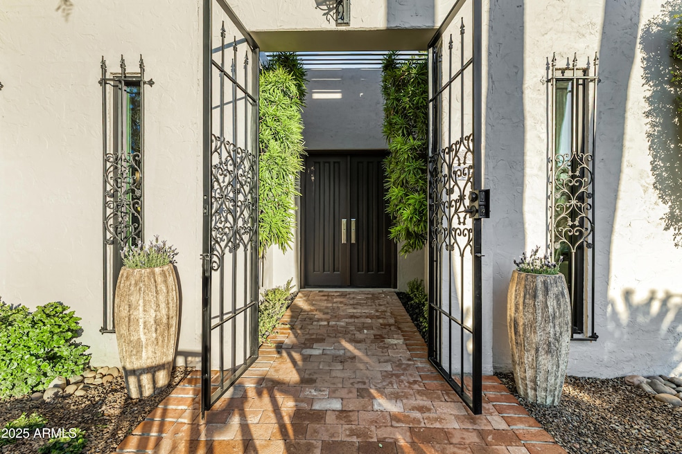 5642 N Scottsdale Rd, Paradise Valley, AZ 85253 - photo 1