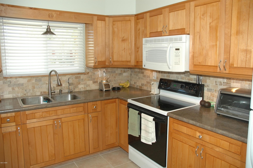 9945 W Tarrytown Ave, Sun City, AZ 85351 - photo 1