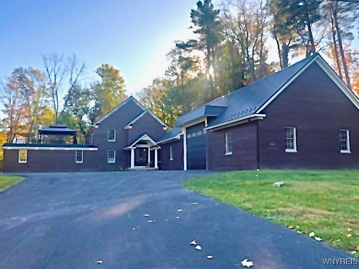 Pending $575,000 • Co-Listing Agent