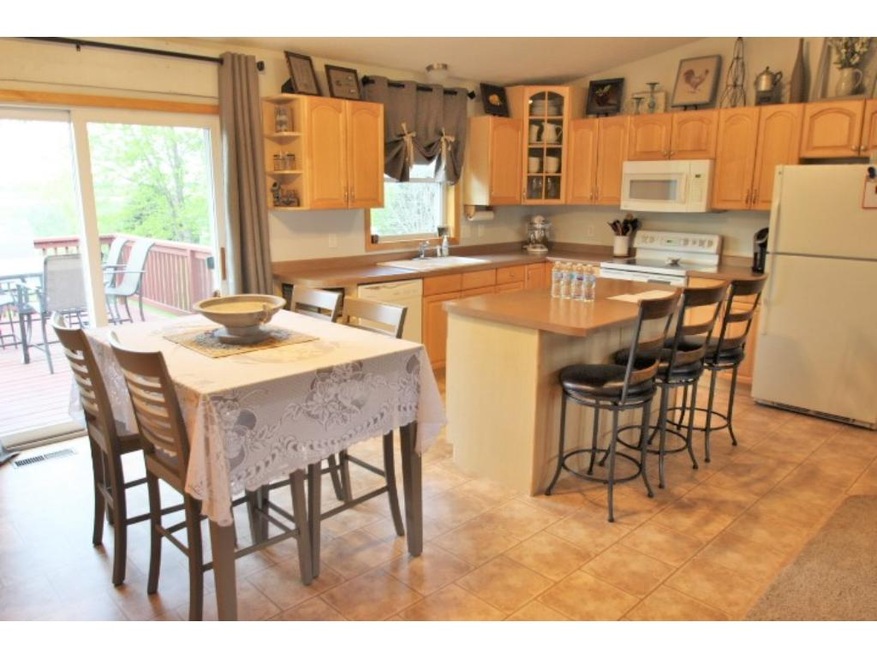 The kitchen-dinning-living room has an open concep