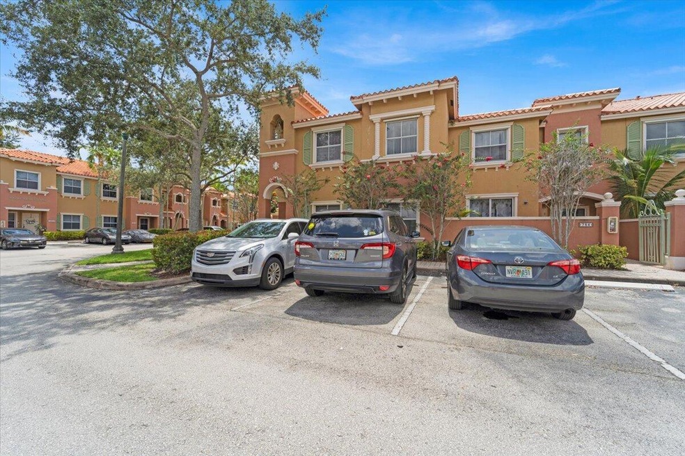 792 SW 106th Ave unit 1901, Pembroke Pines, FL 33025 - photo 1