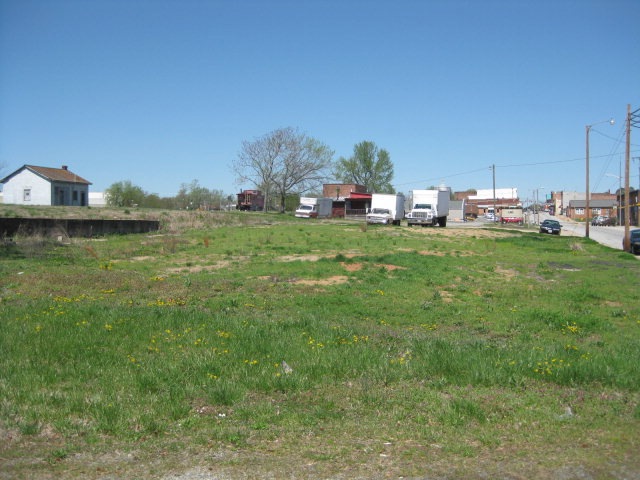 40 Main St, Victoria, VA 23974 - photo 1