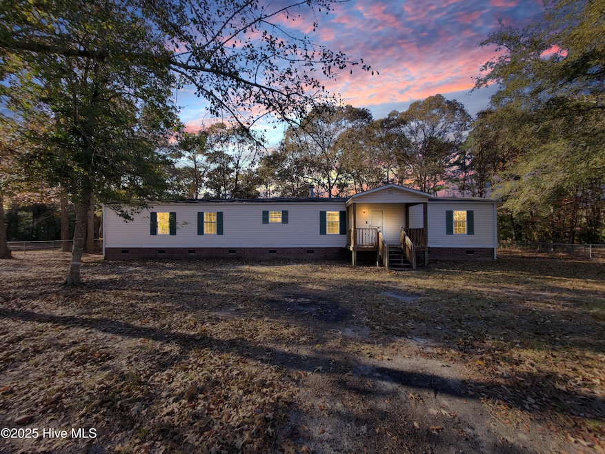 119 Edgewater Ln, Richlands, NC