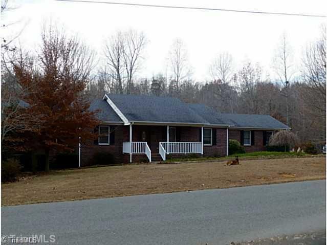 286 Lawrence Dr, Asheboro, NC 27205 - photo 1