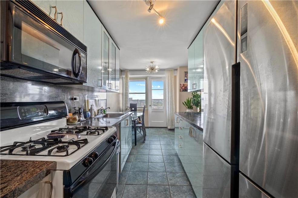 Pending $389,000 • Co-Listing Agent
