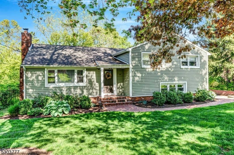 22 Crest Dr, Basking Ridge, NJ 07920 - photo 1