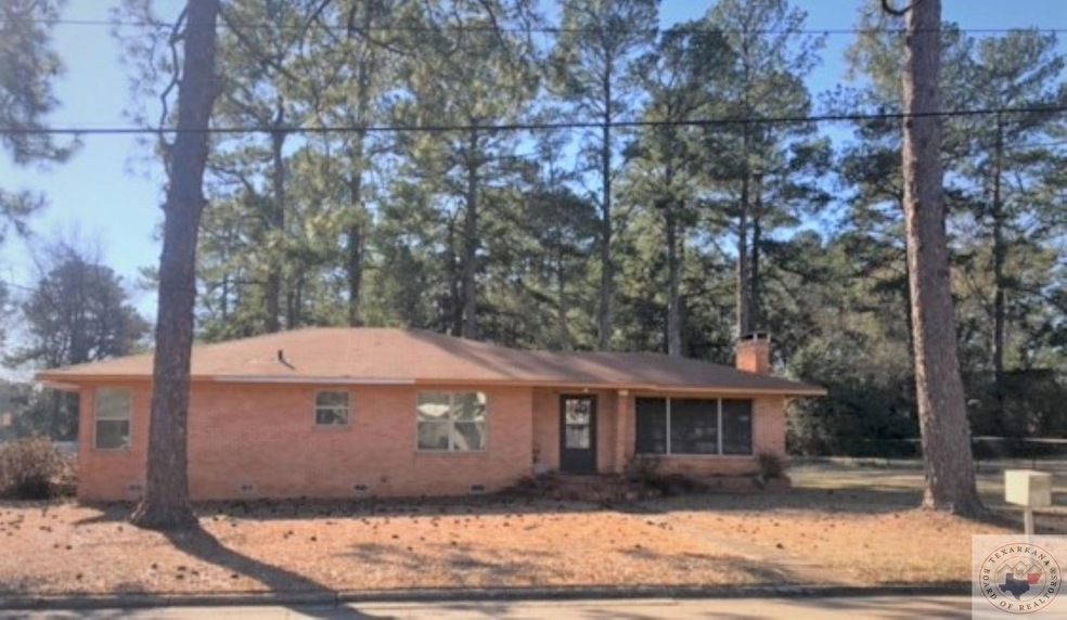 911 Tucker St, Texarkana, TX 75501 - photo 1