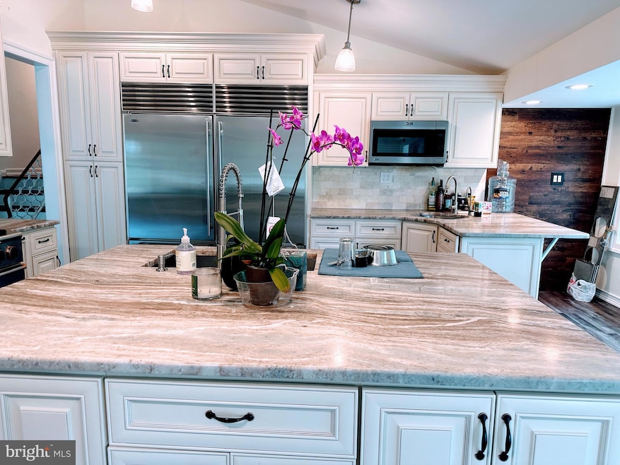 For Sale $749,900 • Co-Listing Agent