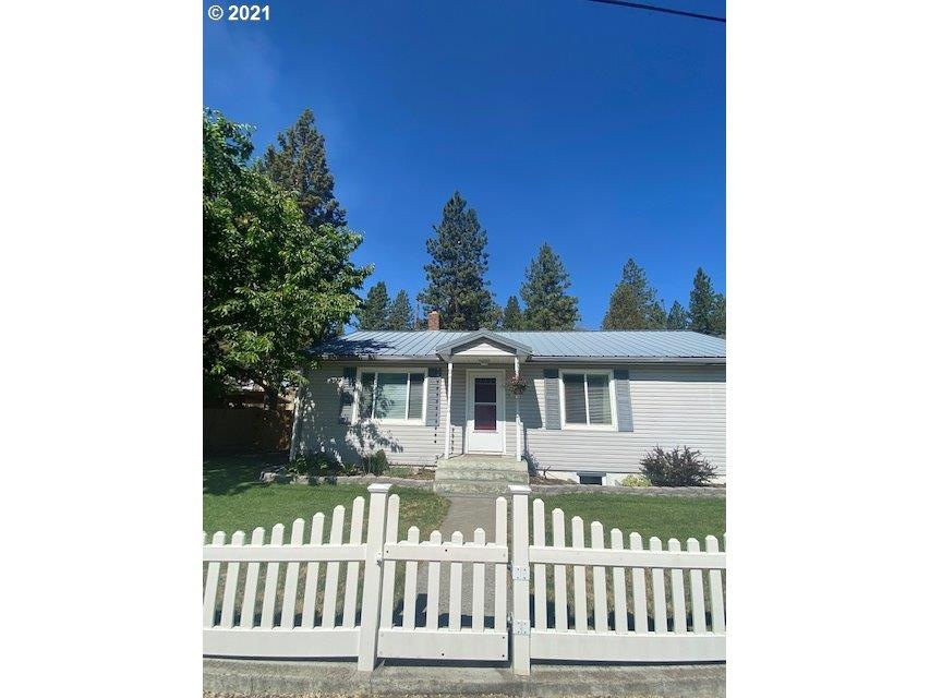 227 N Humbolt St, Canyon City, OR 97820 - photo 1