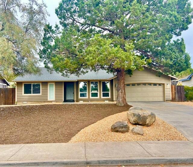 1938 NE Curtis Dr, Bend, OR 97701 - photo 1