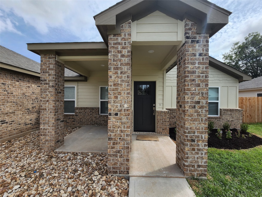1605 La Delle St, Wharton, TX 77488 - photo 1