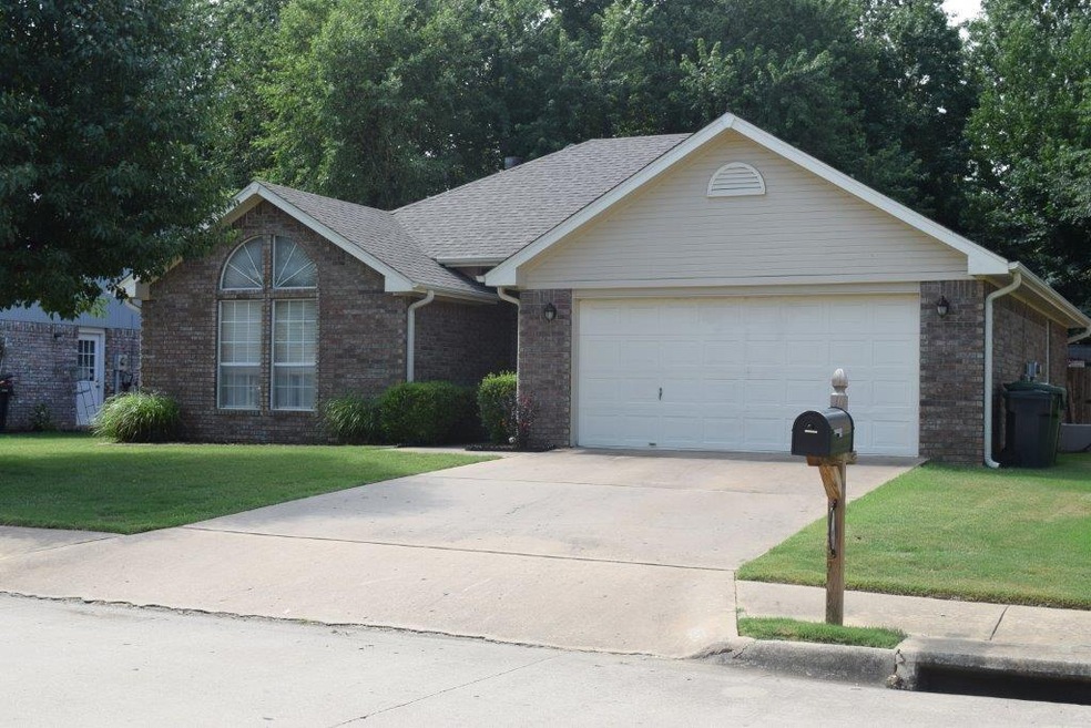 3908 W Beechwood Dr, Rogers, AR 72756 - photo 1