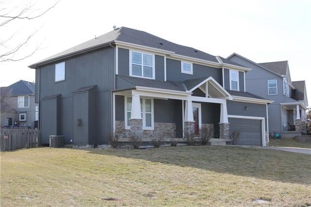 10232 Theden Cir, Lenexa, KS 66220 - photo 1